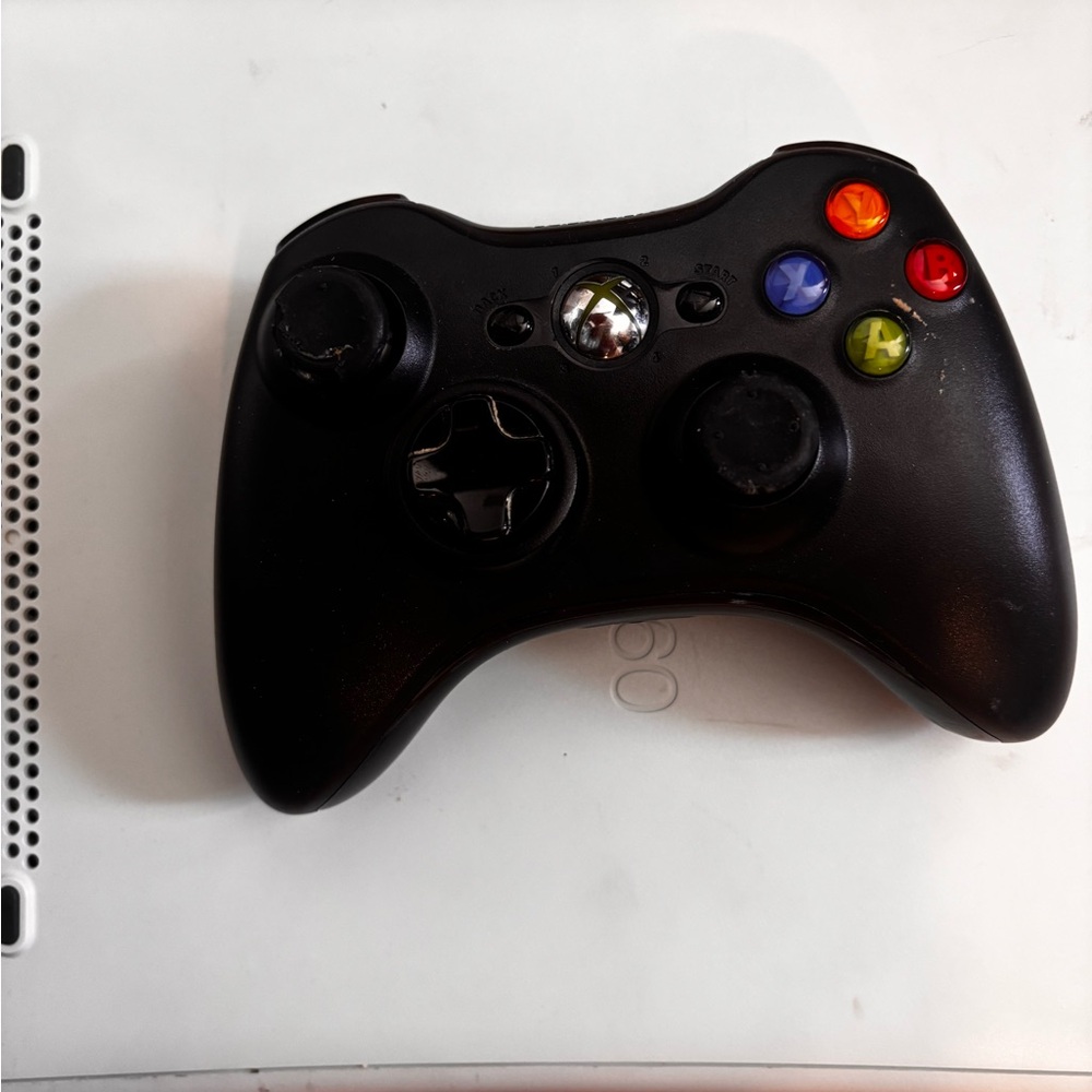 Xbox 360 Gaming Console - Picture 6 of 6